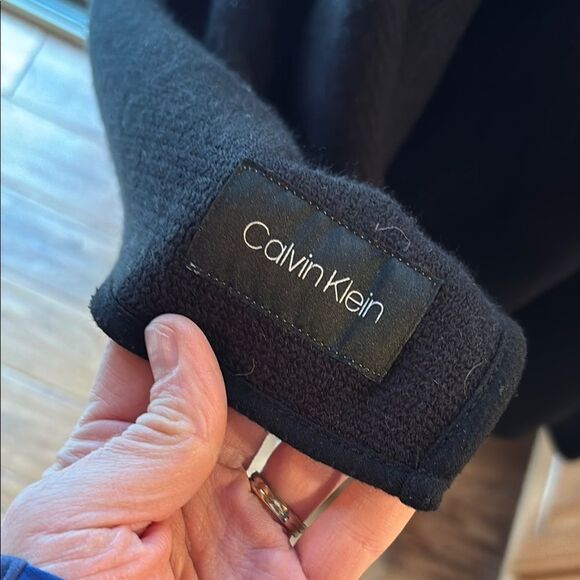 Calvin Klein Black Shrug with Chunky Knit and Open Front - Picture 10 of 10